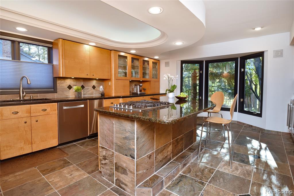 821 River Bend Drive, Rochester Hills, MI 48307 — Photo 14