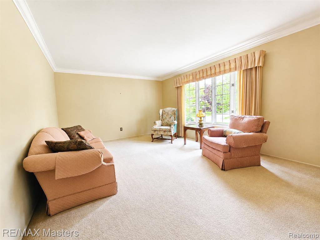 21879 Canterbury Avenue, Grosse Ile, MI 48138 — Photo 6