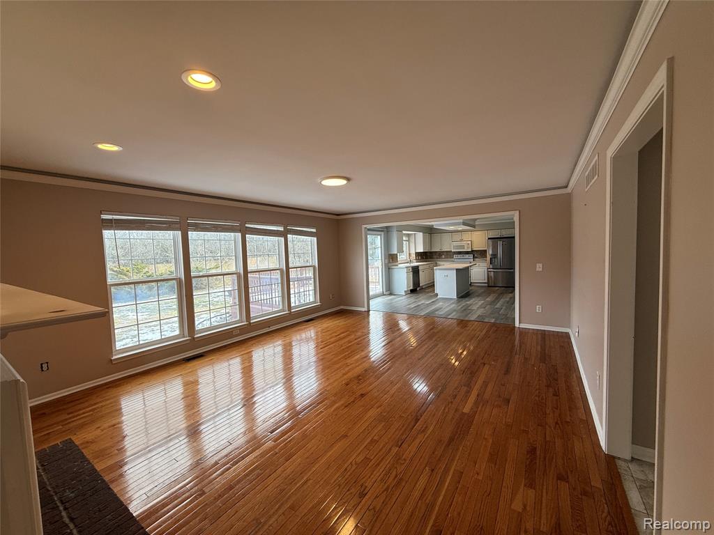 4377 Brighton Drive, Grand Blanc, MI 48439 — Photo 3