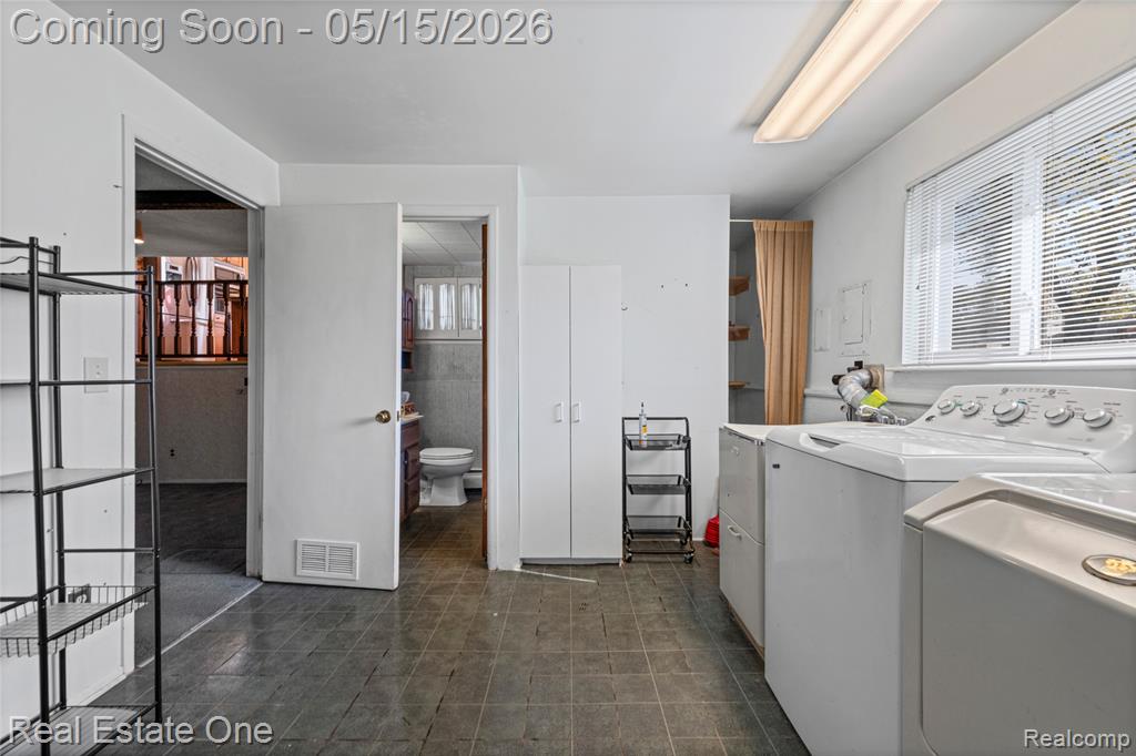 1348 N Charlesworth Street, Dearborn Heights, MI 48127 — Photo 26