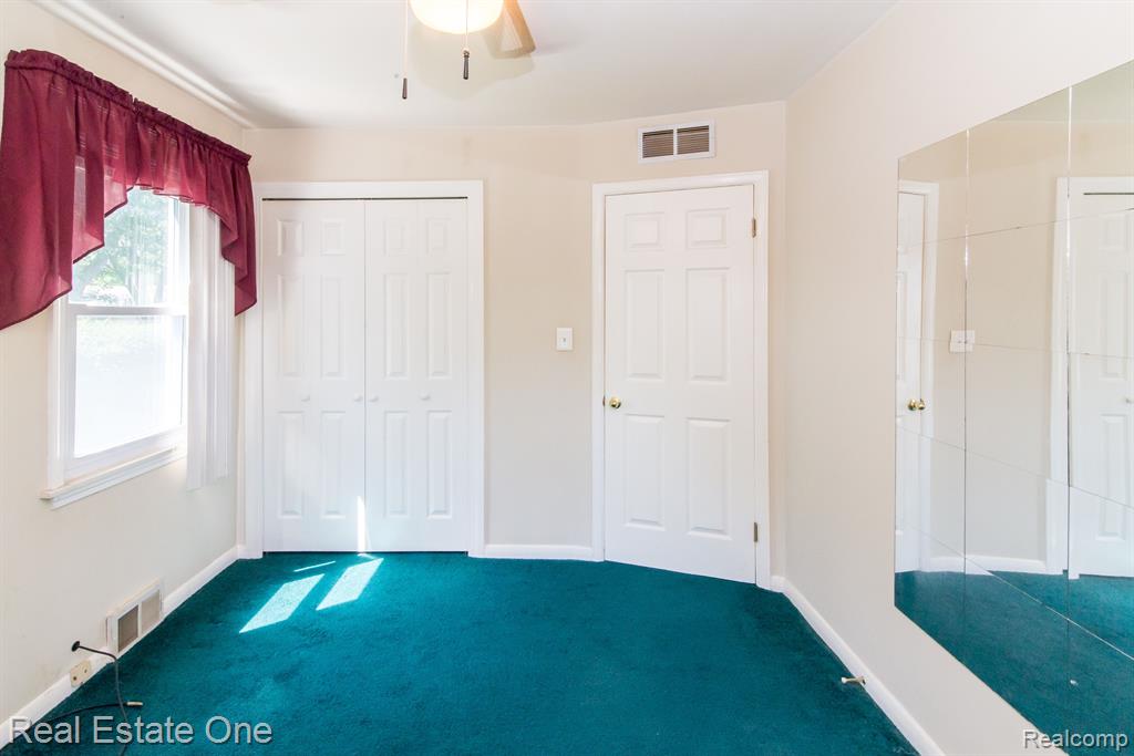 4049 MEIGS Avenue, Waterford, MI 48329 — Photo 20