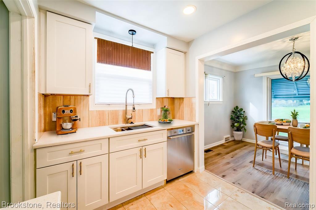 17228 Stout Street, Detroit, MI 48219 — Photo 18
