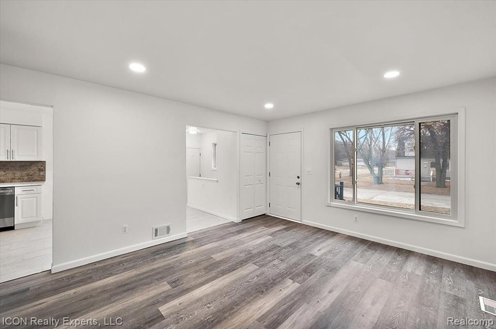 8104 Cloverdale Avenue, Ferndale, MI 48220 — Photo 14