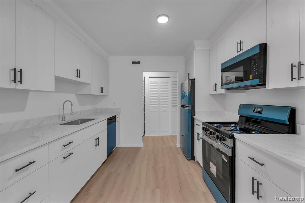 408 Fox Hills #A5 Drive S, Bloomfield Hills, MI 48304 — Photo 14
