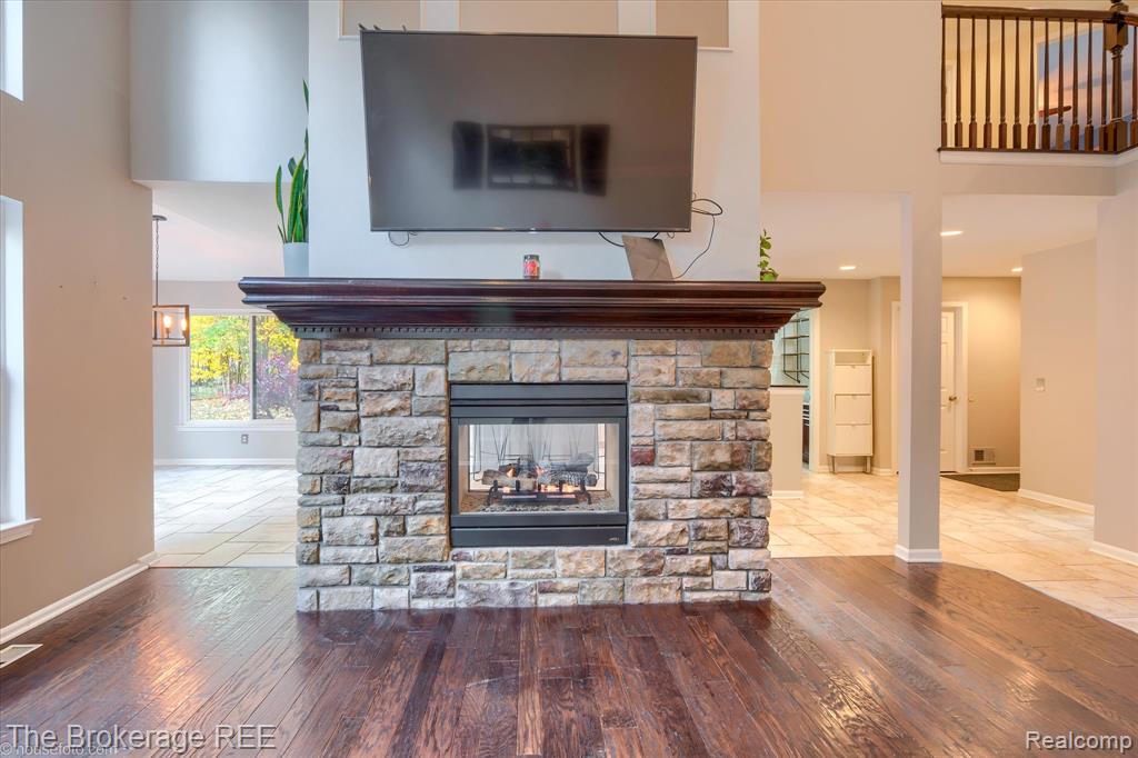 5239 Farmridge Lane, Grand Blanc, MI 48439 — Photo 12