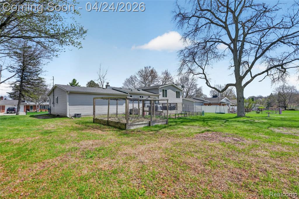 9080 Meadowland Drive, Grand Blanc, MI 48439 — Photo 5