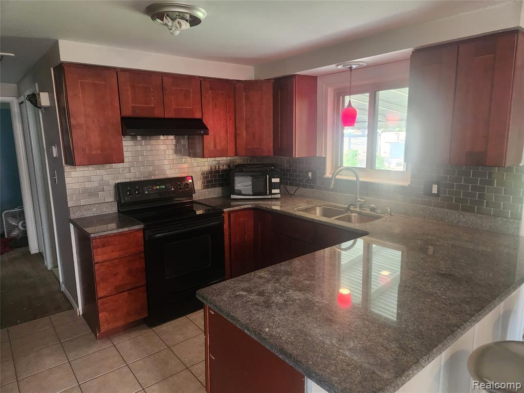 33810 Vista Way, Fraser, MI 48026 — Photo 2