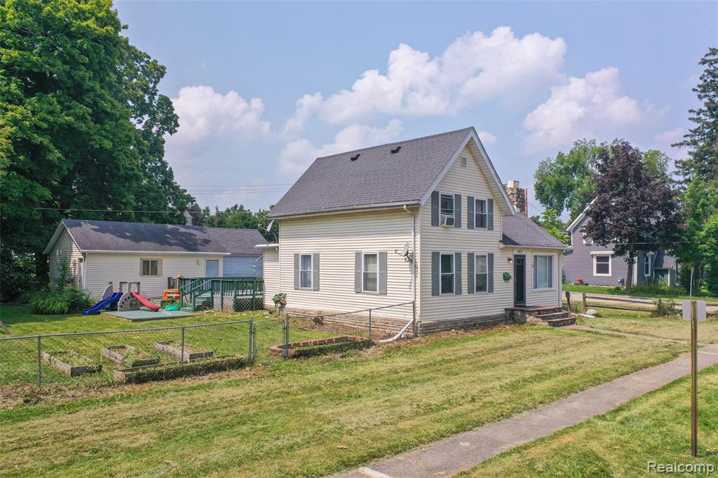 745 N Calhoun Street, Lapeer, MI 48446 — Photo 15