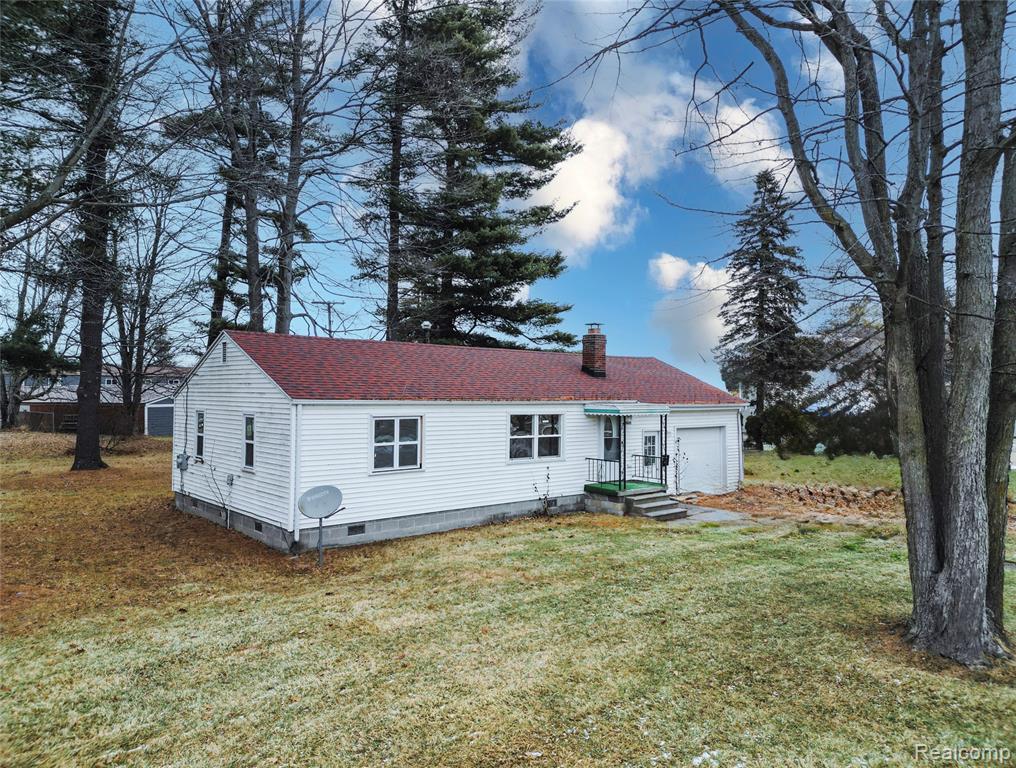 5602 Lapeer Road, Kimball, MI — Photo 3