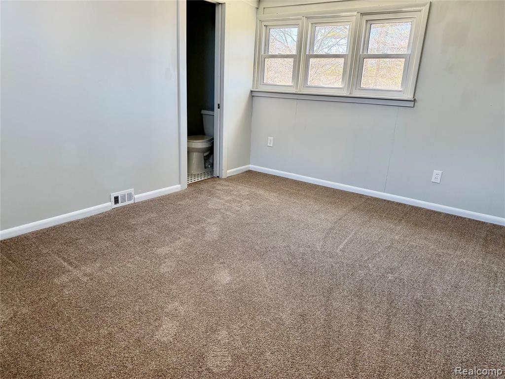 413 Bridson Street, Fenton, MI 48430 — Photo 15