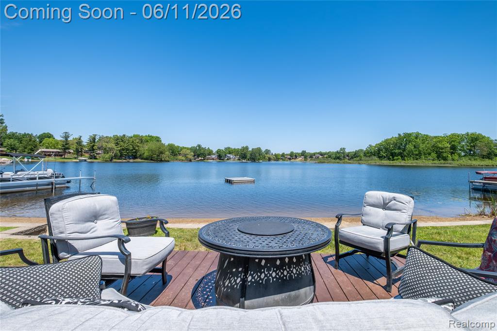 1154 Lake Valley Drive, Fenton, MI 48430 — Photo 48