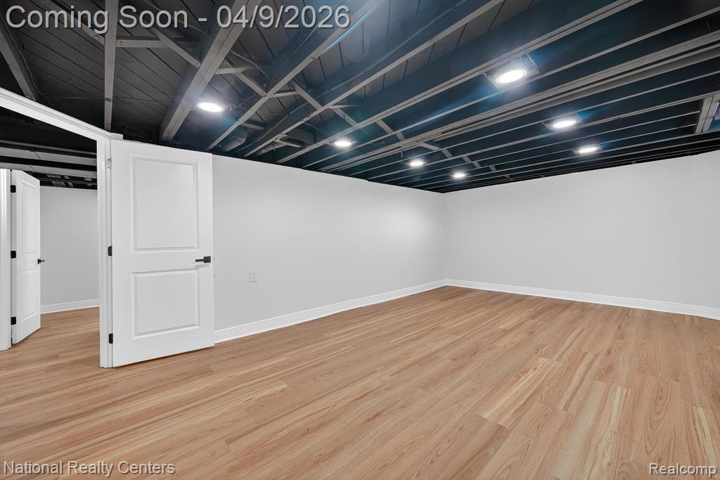 205 Royal Park Lane, Madison Heights, MI 48071 — Photo 37