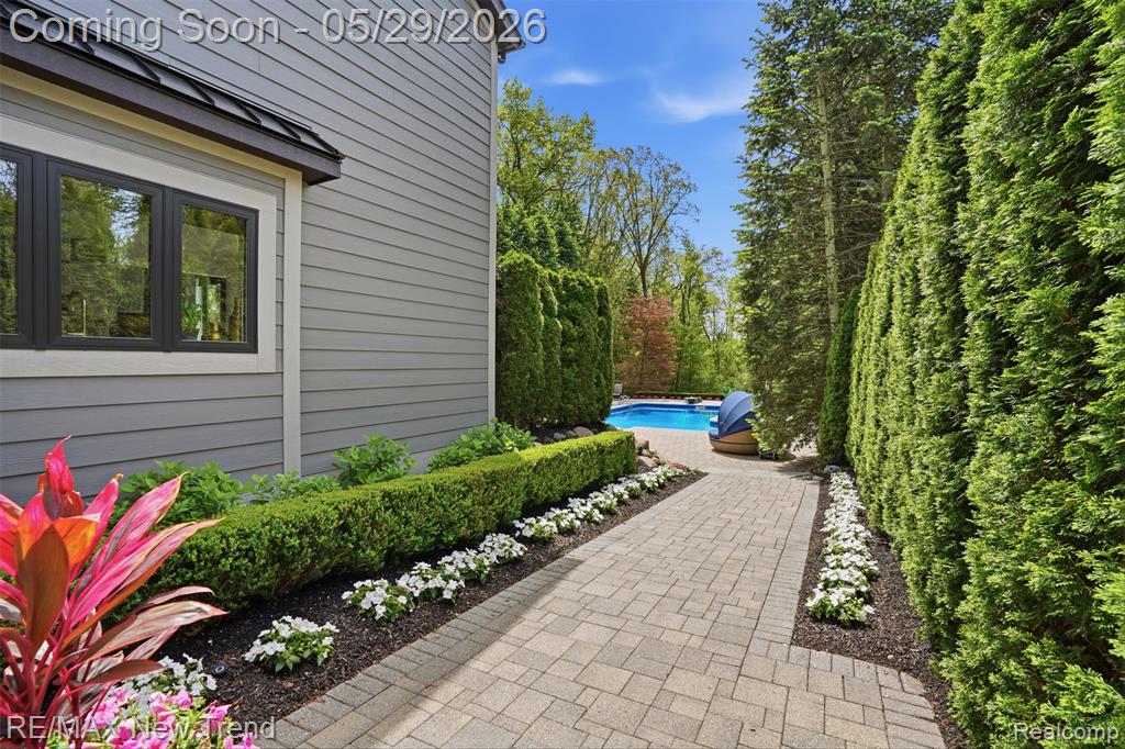 1890 Spruce Drive, Commerce Twp, MI 48390 — Photo 44