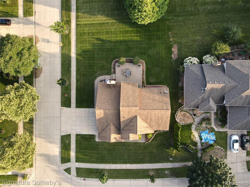 6710 WESTPOINTE Drive, Troy, MI 48085 — Photo 35