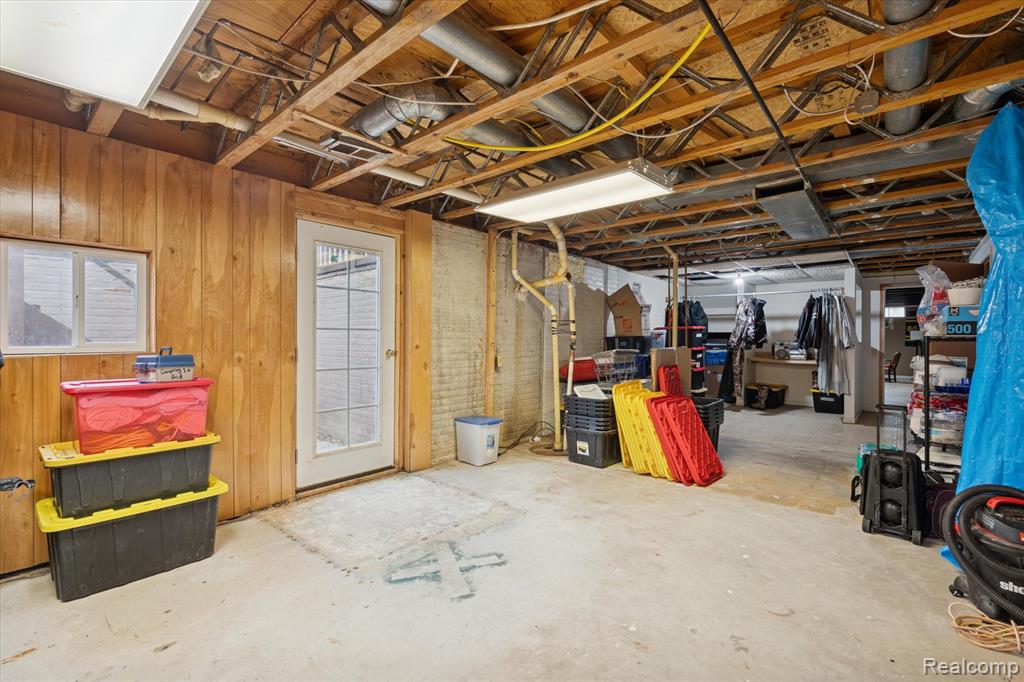 8474 Wesley Drive, Flushing, MI 48433 — Photo 41