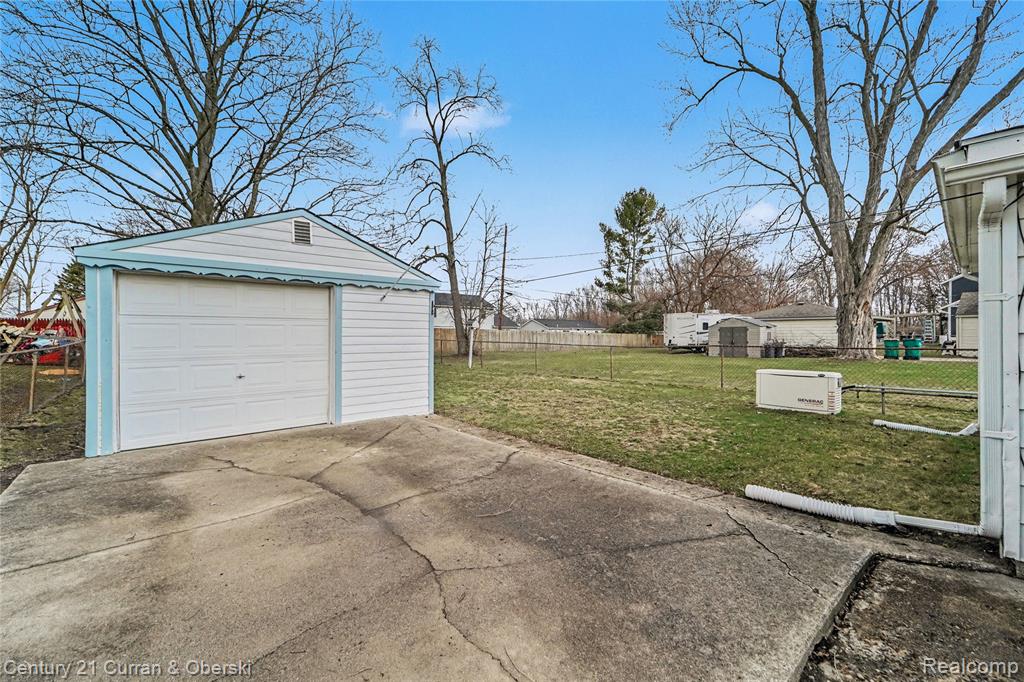 23674 Cora Street, Brownstown, MI 48183 — Photo 12