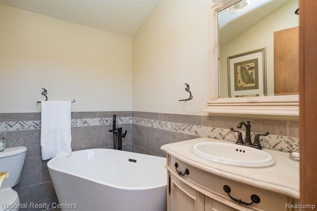 1326 Circle Drive, Metamora, MI 48455 — Photo 23