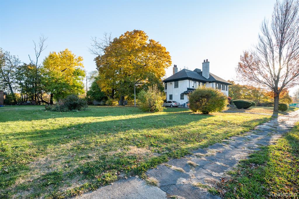 1135 Chicago Boulevard, Detroit, MI 48202 — Photo 49