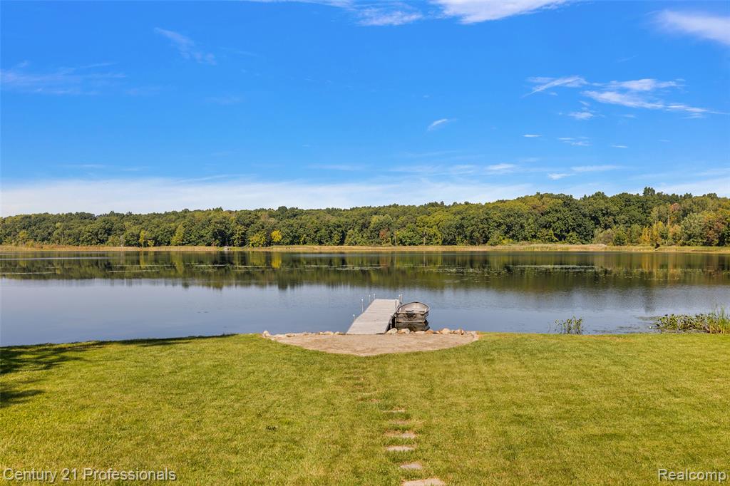 2679 Lakeview Drive, Ortonville, MI 48462 — Photo 18