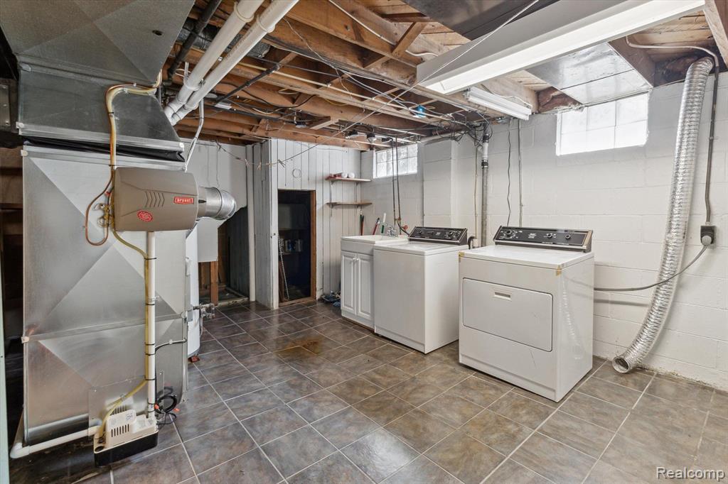 812 N KENWOOD Avenue, Royal Oak, MI 48067 — Photo 39