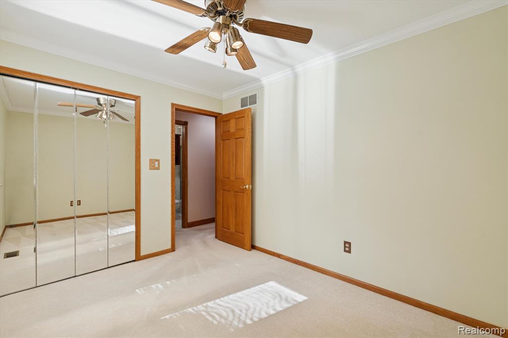 1560 Odette, Hartland, MI 48353 — Photo 25