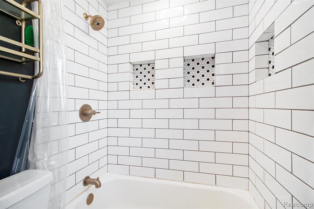 6847 Yinger Avenue, Dearborn, MI 48126 — Photo 23