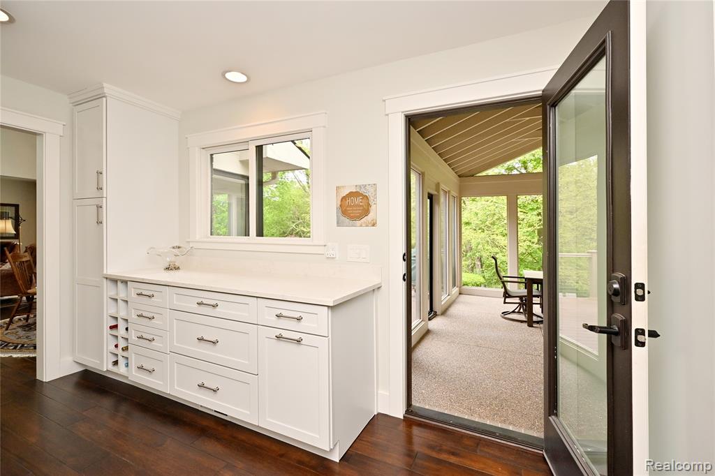 4801 N Harsdale Road, Bloomfield Hills, MI 48302 — Photo 23
