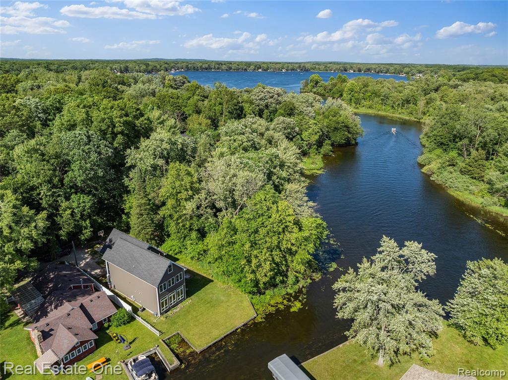 9404 MCGREGOR Road, Pinckney, MI 48169 — Photo 2