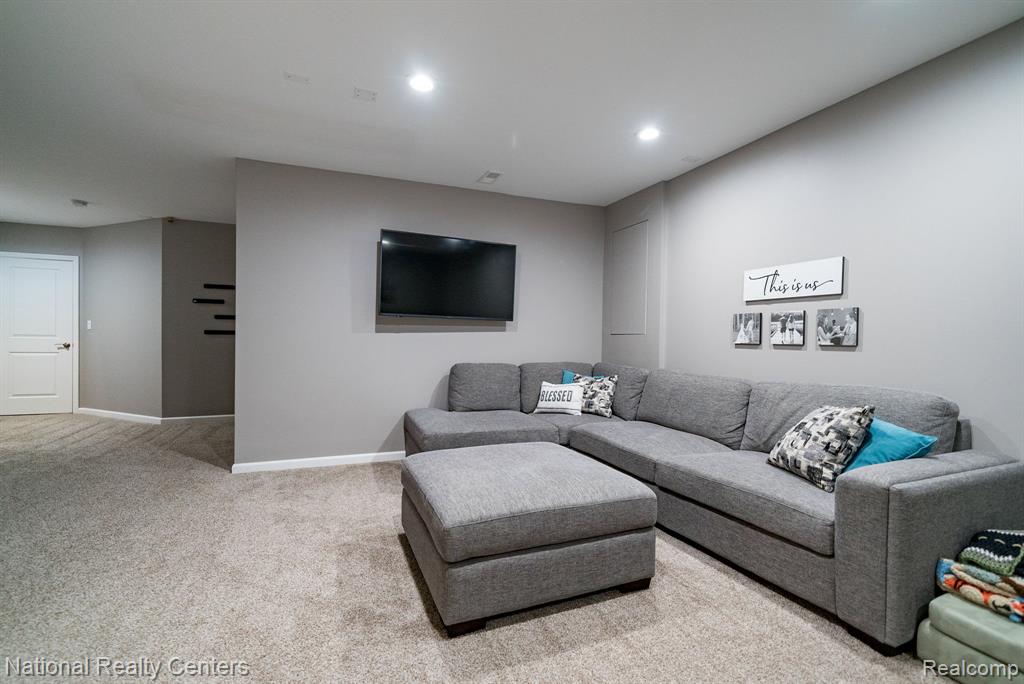 4758 Broomfield Way, Lake Orion, MI — Photo 28