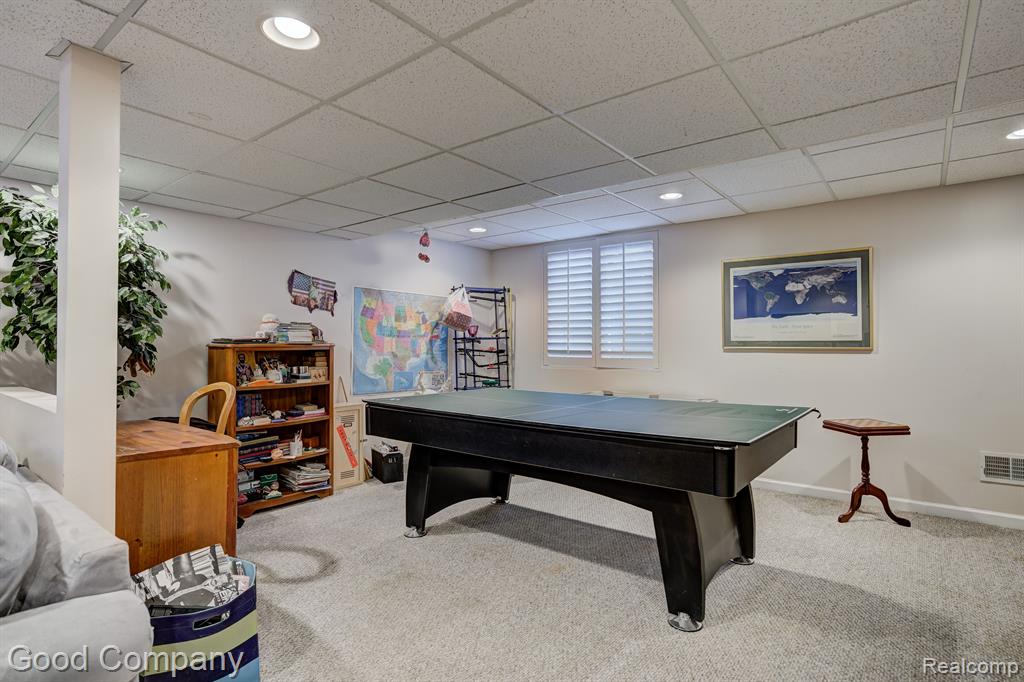 755 OAK POINT Lane, Madison Heights, MI 48071 — Photo 55