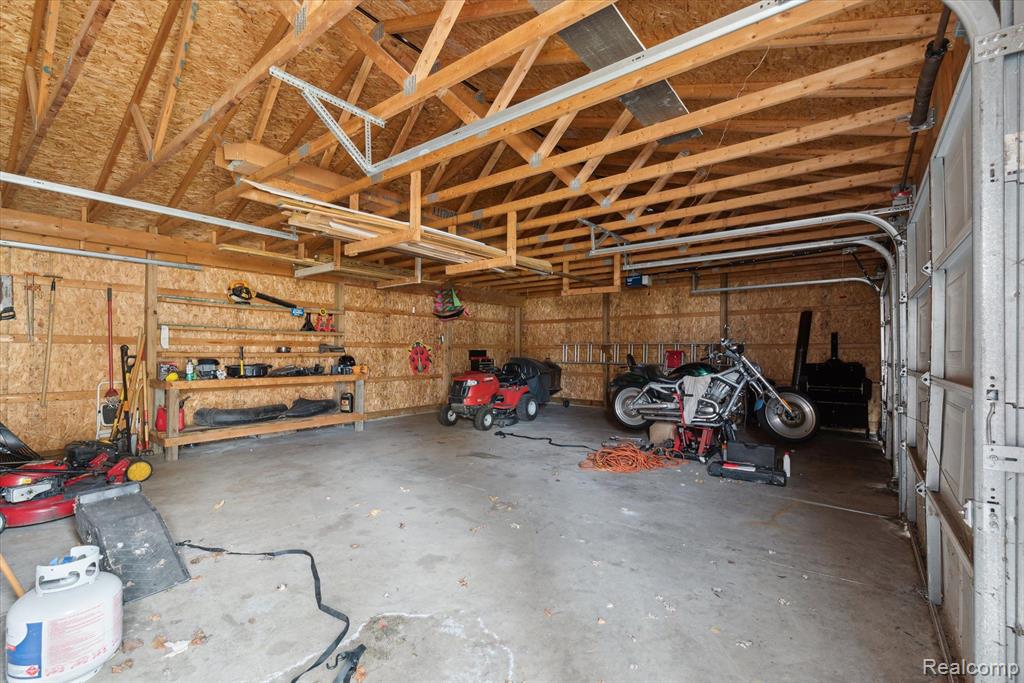 811 HOWELL Avenue, Adrian, MI 49221 — Photo 38