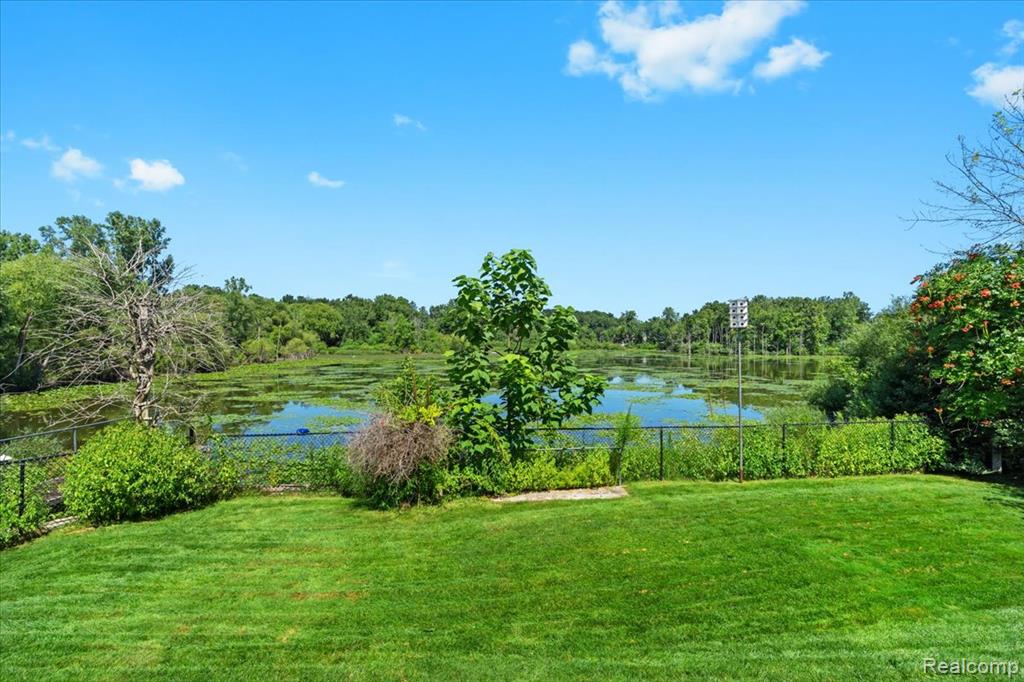 5620 Hatchery Road, Waterford, MI 48329 — Photo 45