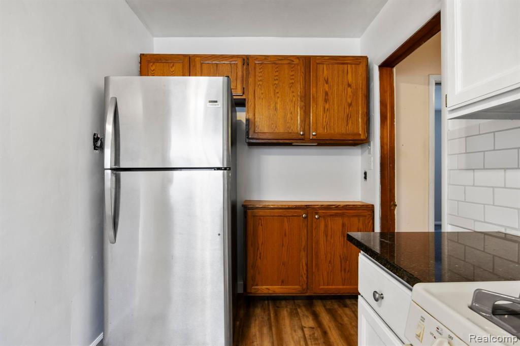 7027 HUDSON Avenue, Warren, MI 48091 — Photo 11
