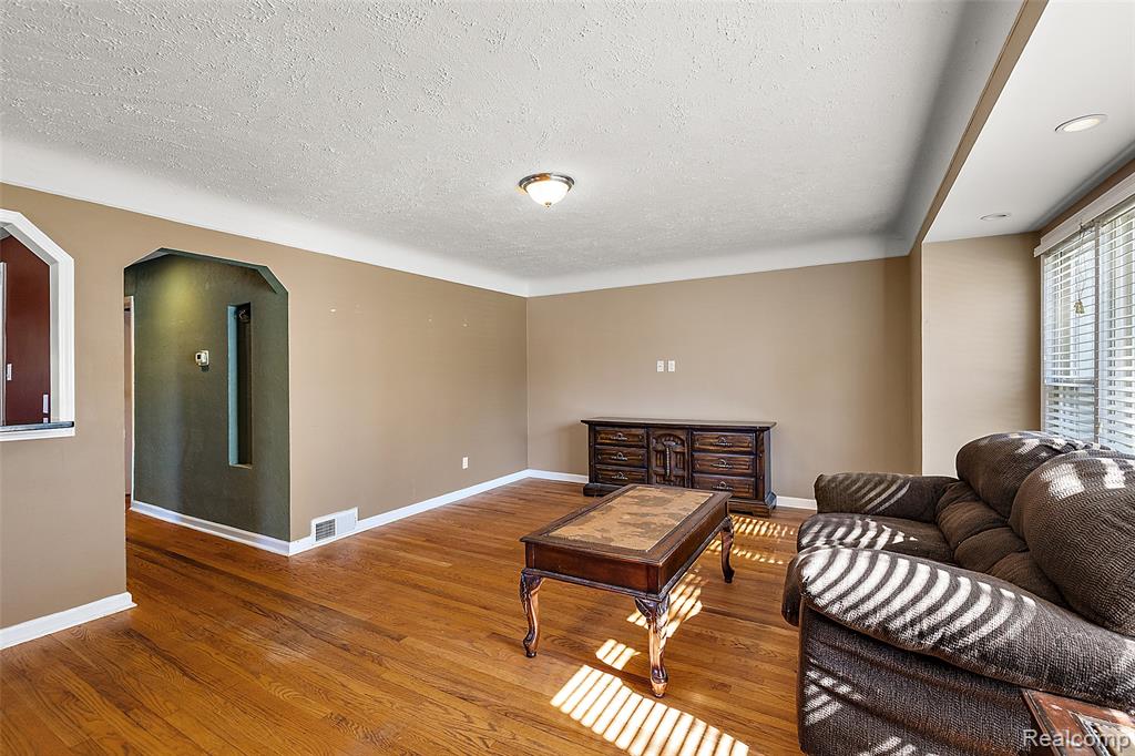 505 E Meyers Avenue, Hazel Park, MI 48030 — Photo 6