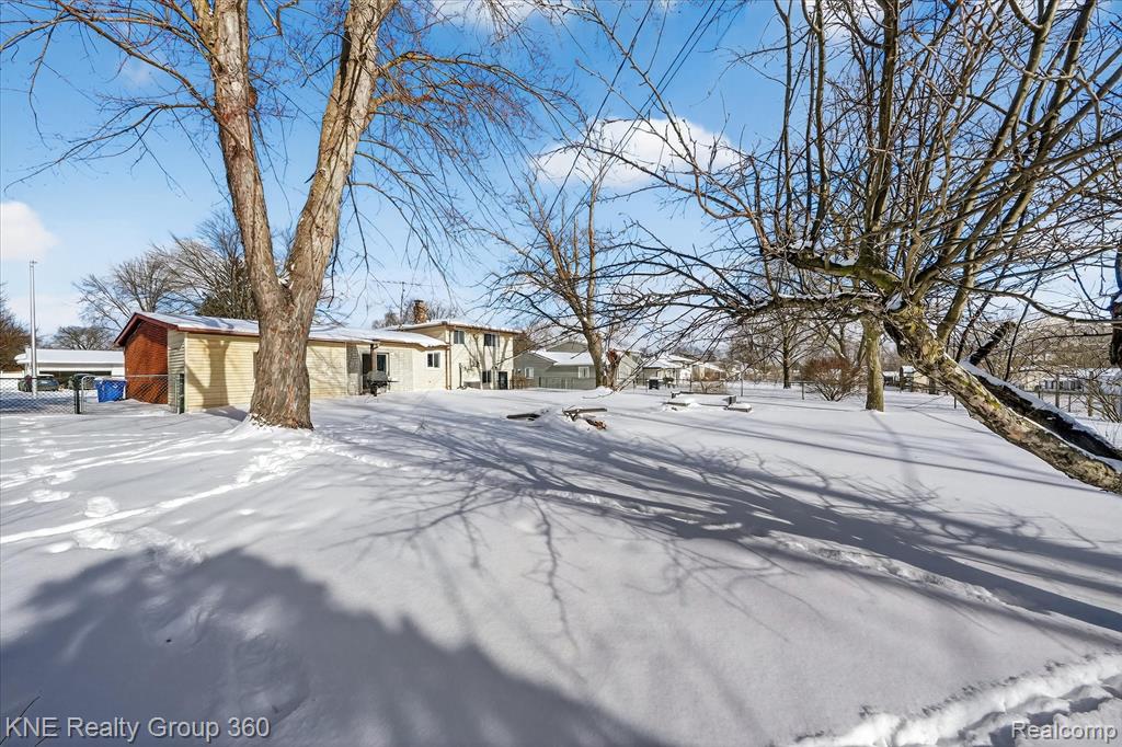 5423 Mikewood Drive, Waterford, MI 48327 — Photo 36