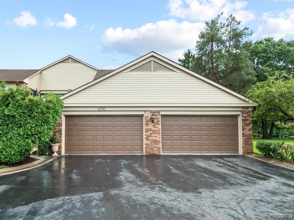 4382 KNIGHTSBRIDGE Lane, West Bloomfield, MI 48323 — Photo 31