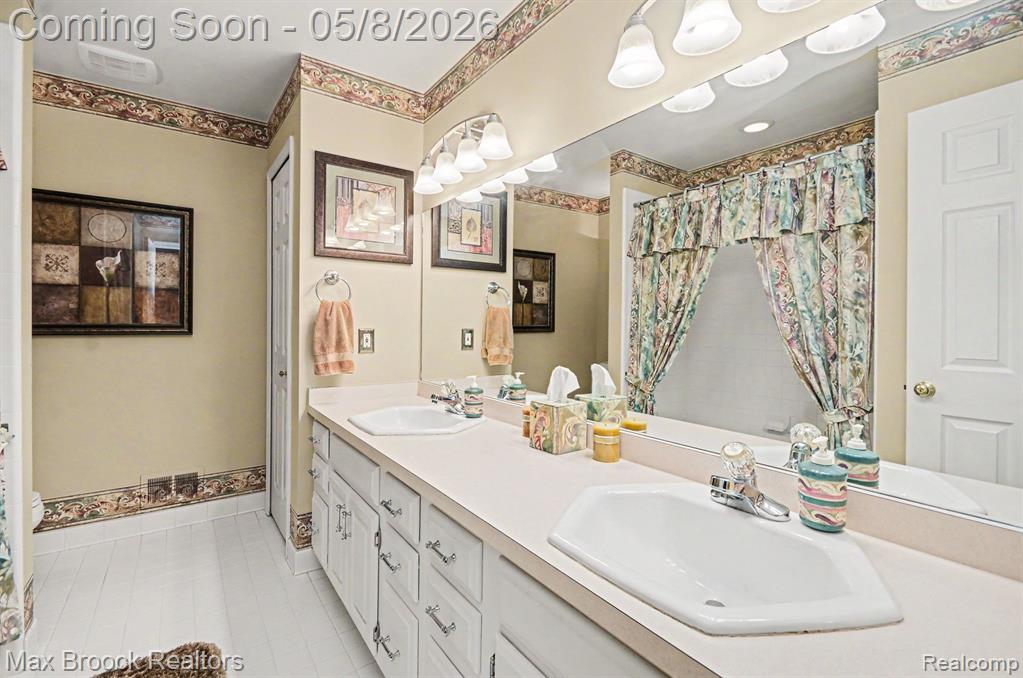5824 Clearview Drive, Troy, MI 48098 — Photo 32