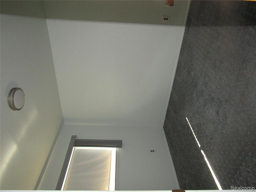 8160 Fenton, Dearborn Heights, MI 48127 — Photo 17