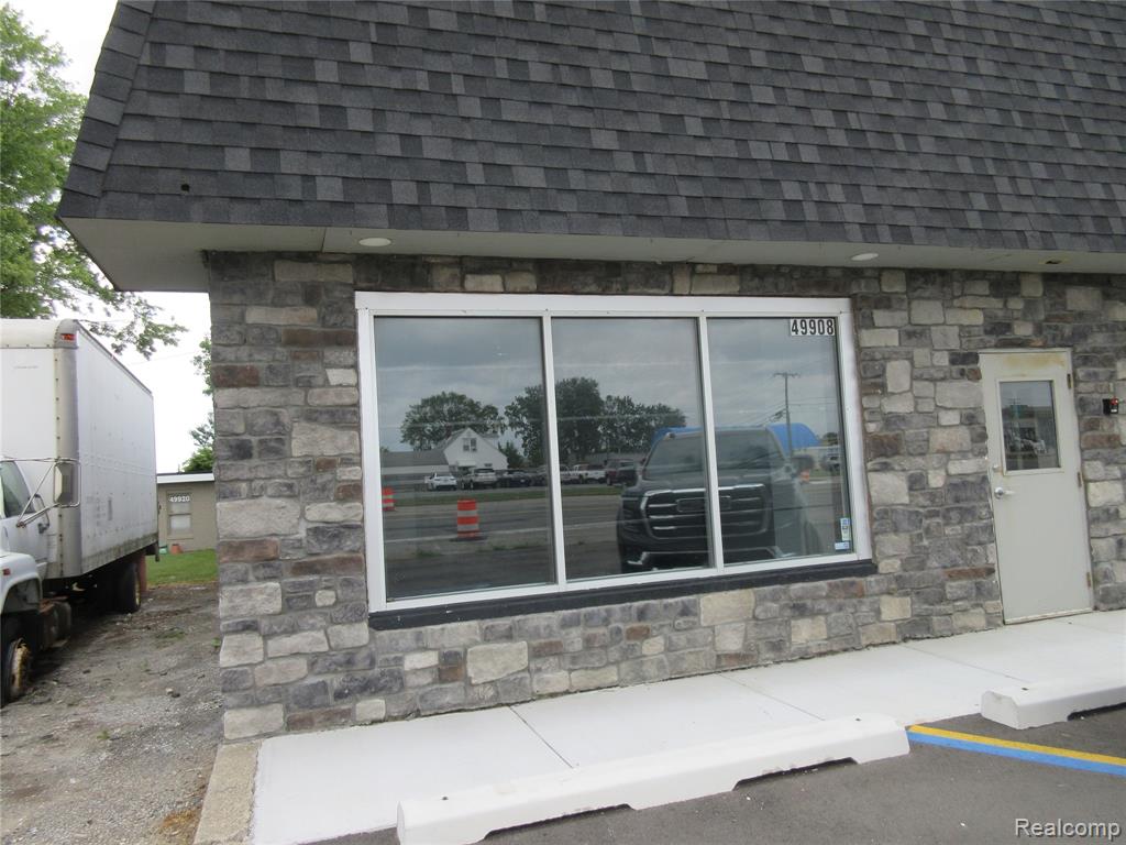 49908 Gratiot Avenue, Chesterfield, MI