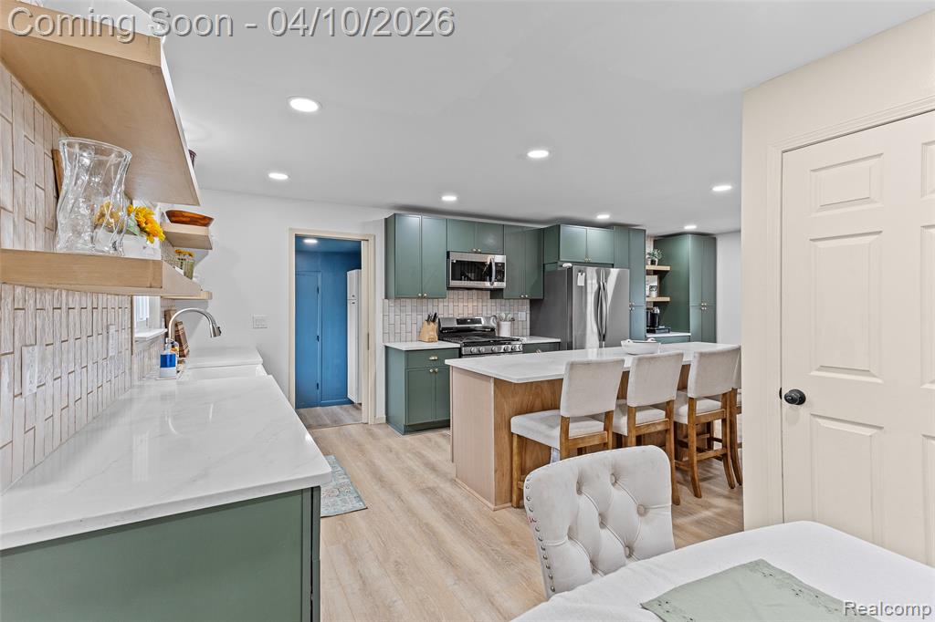 4594 Barcroft Way, Sterling Heights, MI 48310 — Photo 9