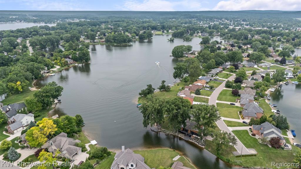9210 Twin Lakes Drive, White Lake, MI — Photo 14
