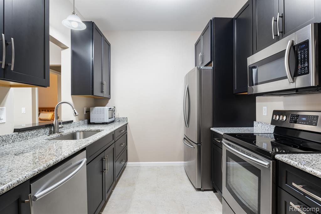 3951 CORNERSTONE Drive, 165, Canton, MI 48188 — Photo 11