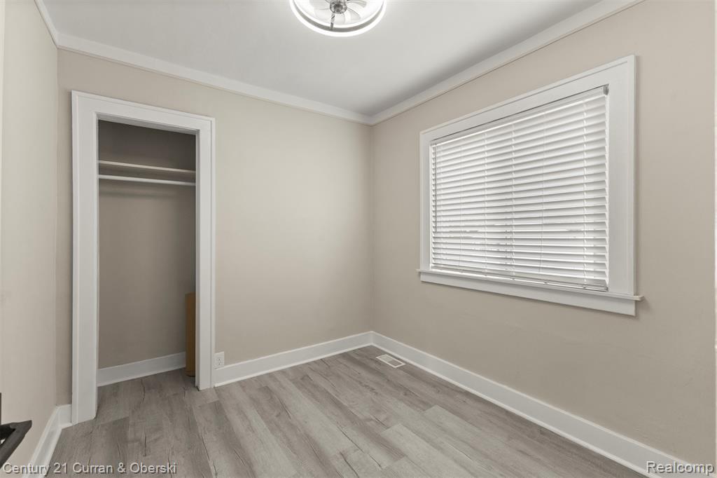 960 White Avenue, Lincoln Park, MI 48146 — Photo 17