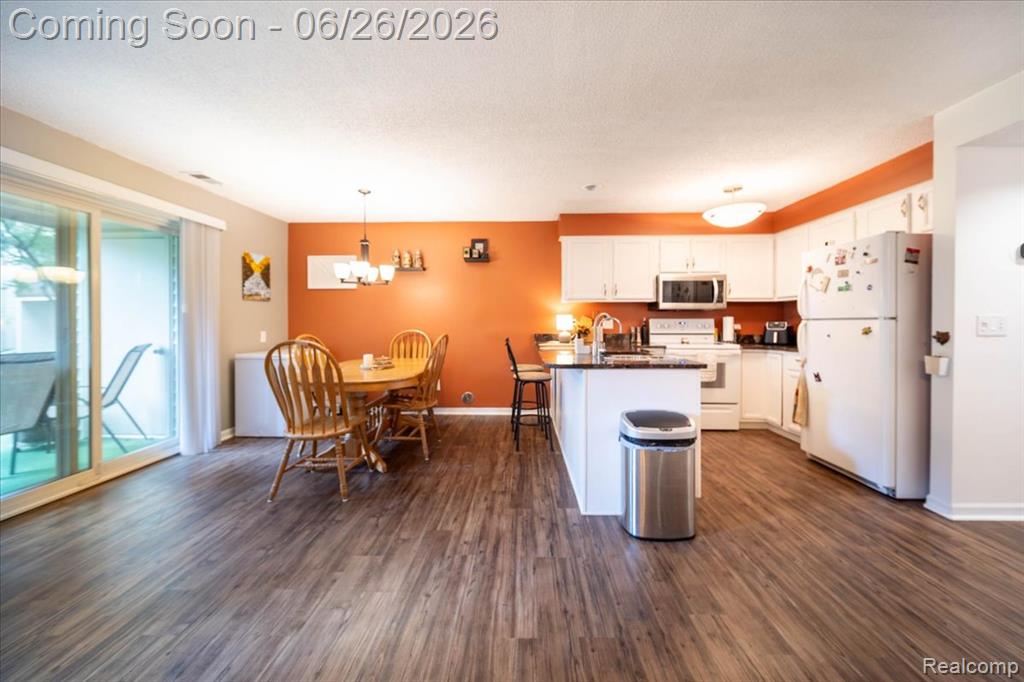 5060 Harbor Oak Drive, 49, Waterford, MI 48329 — Photo 2