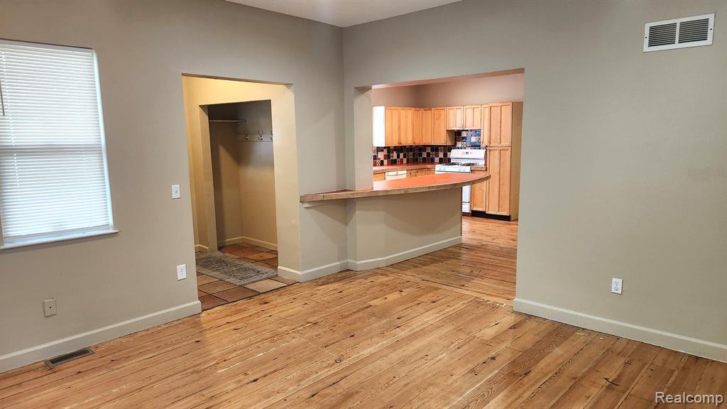 98 ELDREDGE Street, Mount Clemens, MI 48043 — Photo 5