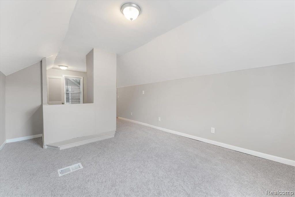 9108 CLOVERLAWN Street, Detroit, MI 48204 — Photo 15