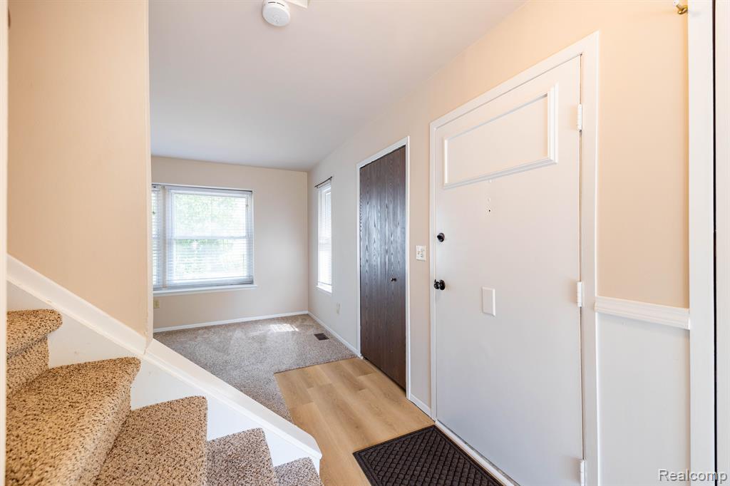 2960 WHITTIER Court, Ann Arbor, MI 48104 — Photo 3