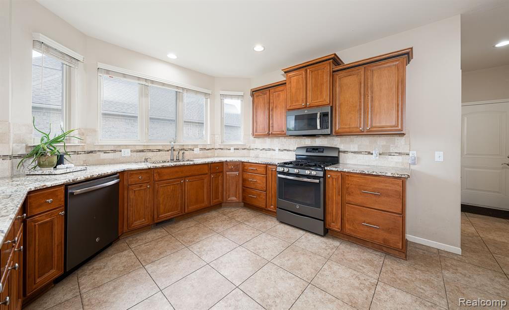 55545 WHITNEY, Shelby Twp, MI 48315 — Photo 6