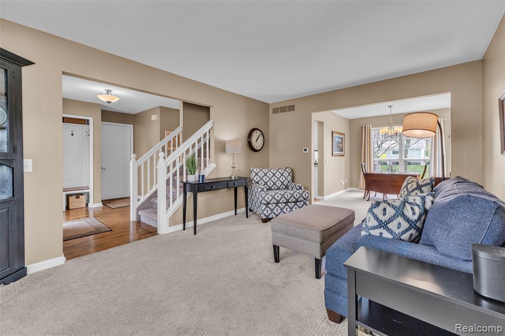 944 S Parkwood Drive, South Lyon, MI 48178 — Photo 20