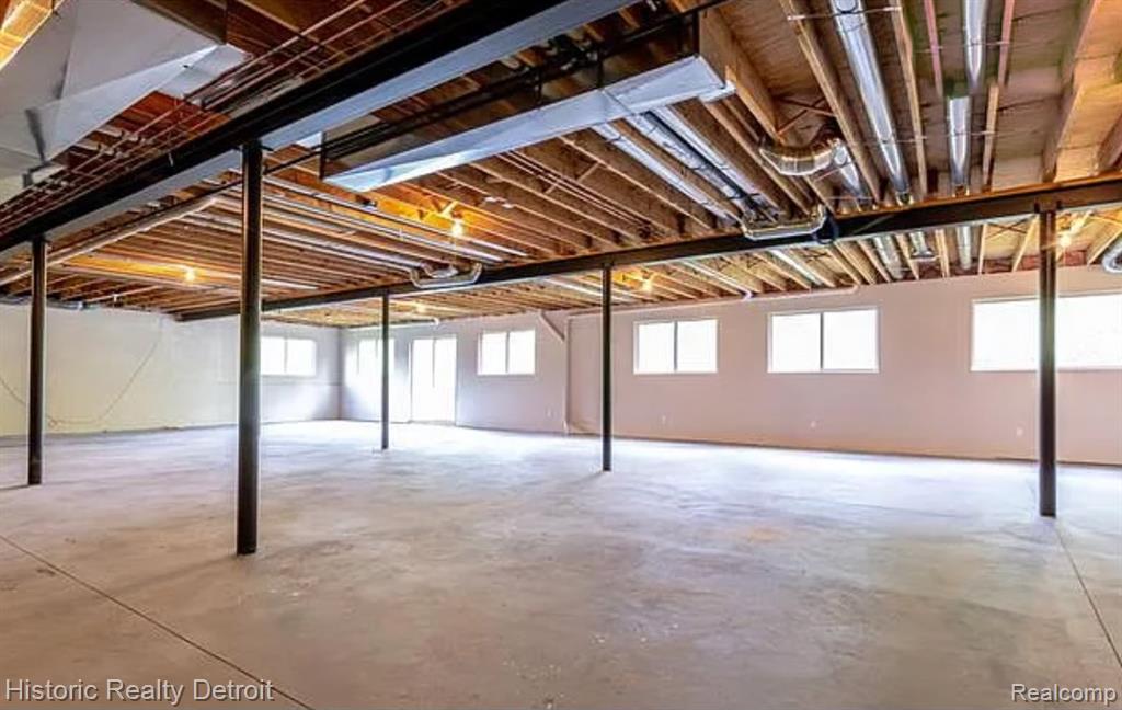 5695 N Branford Drive N, West Bloomfield, MI — Photo 51